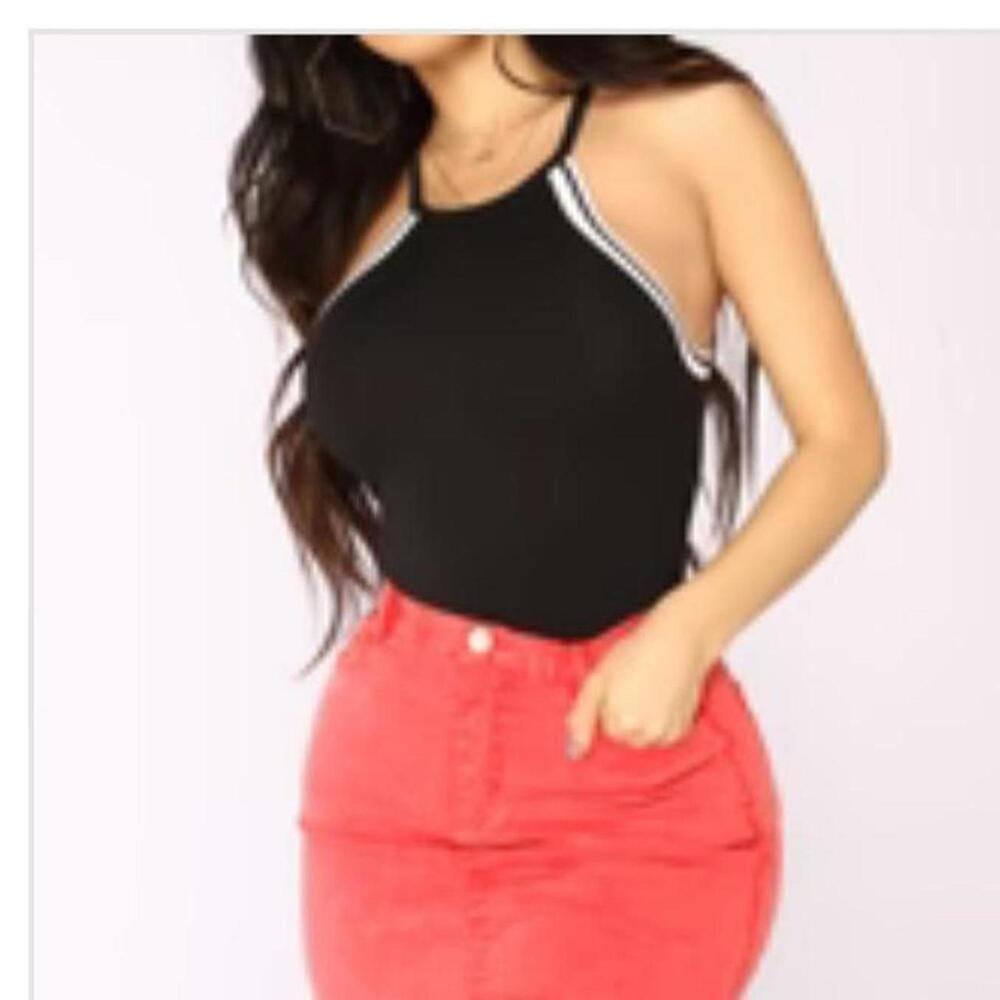 Fashion Nova Women's Black and White Crop-top